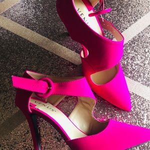 *NEW* Hot pink heels